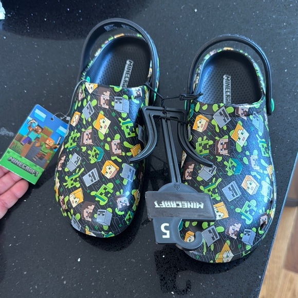Minecraft Kids Clogs - Black and Green size 5 - Picture 4 of 7